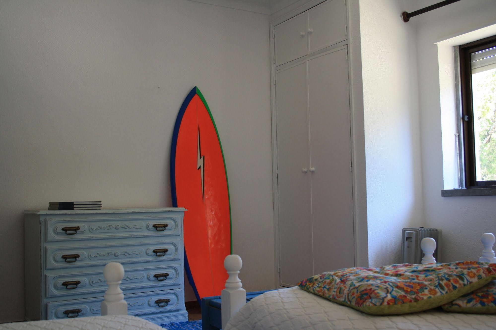 Moby Dick Lodge Malveira da Serra Buitenkant foto
