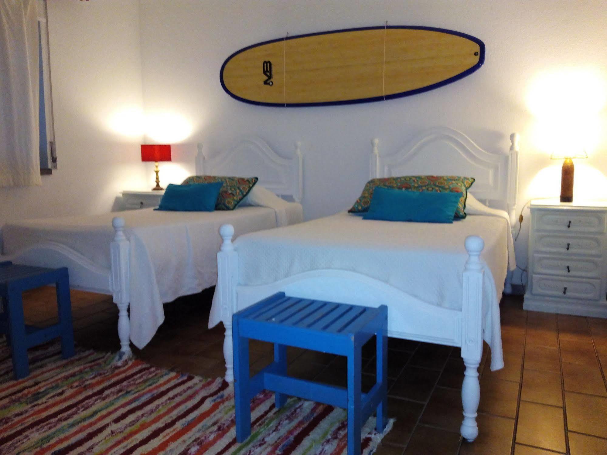 Moby Dick Lodge Malveira da Serra Buitenkant foto